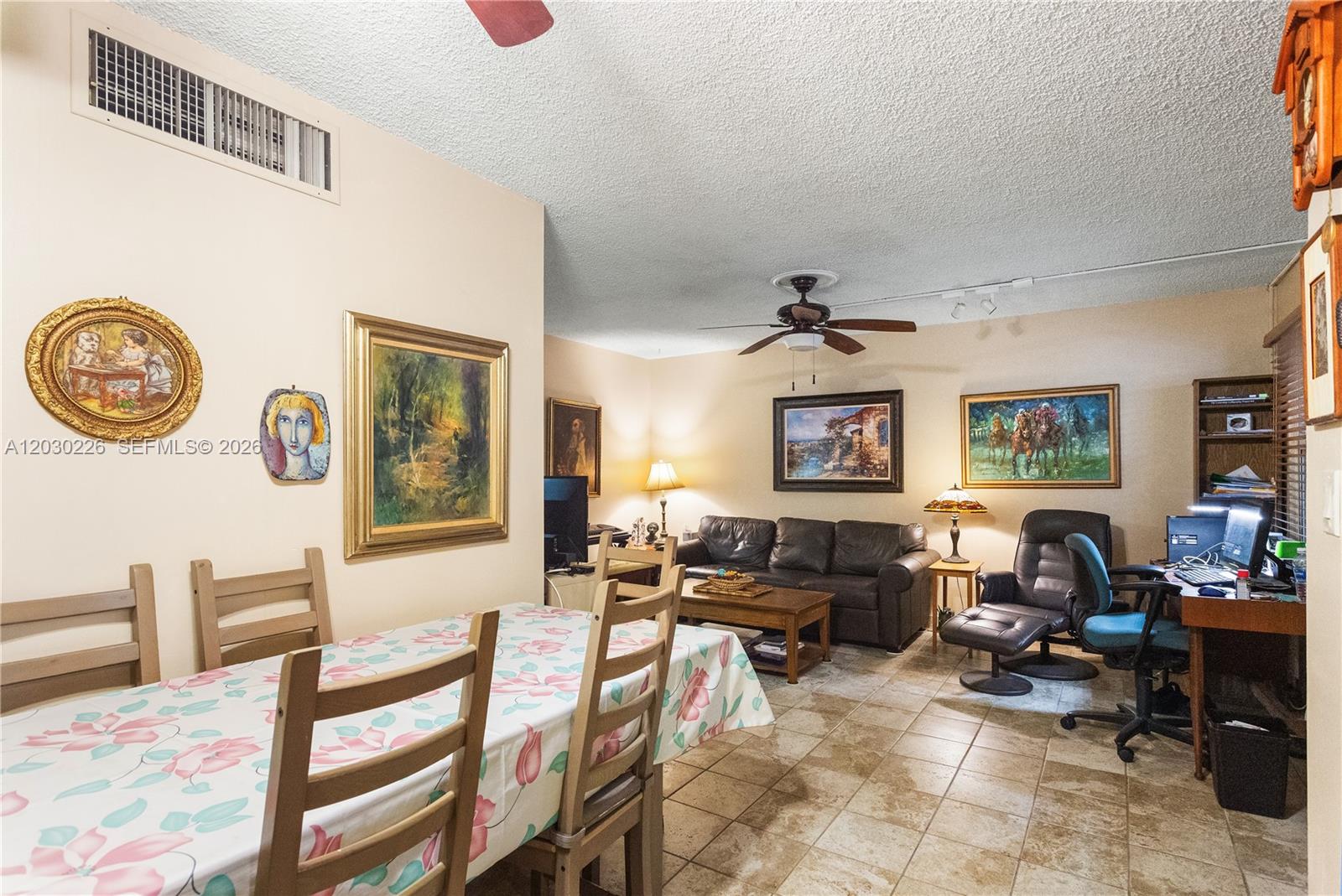 SANTA MONICA CONDOMINIUM - Residential
