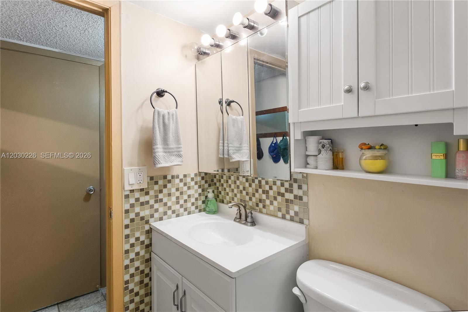 SANTA MONICA CONDOMINIUM - Residential