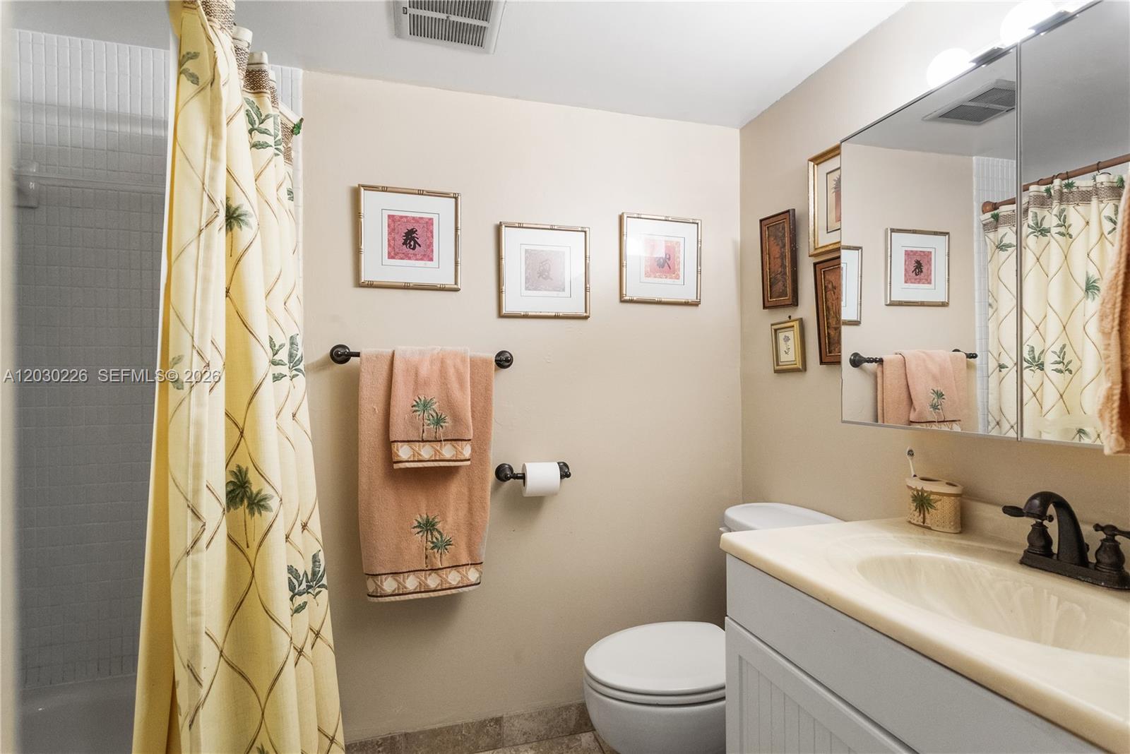 SANTA MONICA CONDOMINIUM - Residential