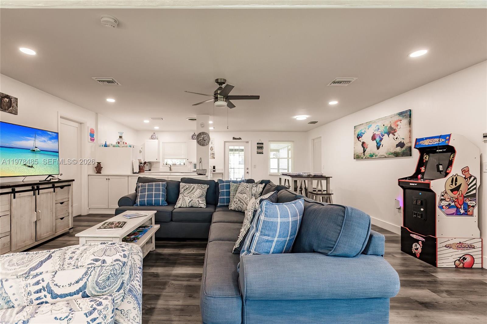 SANIBEL LAKE ESTATES - Residential