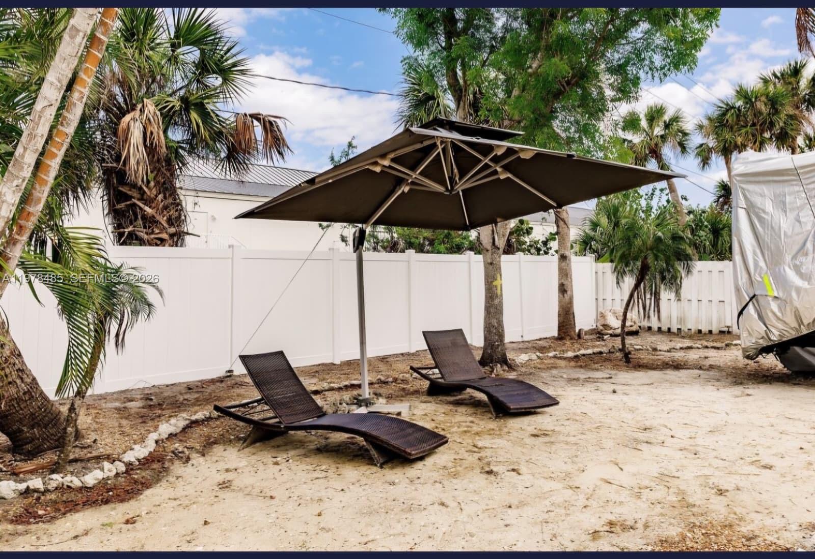 SANIBEL LAKE ESTATES - Residential