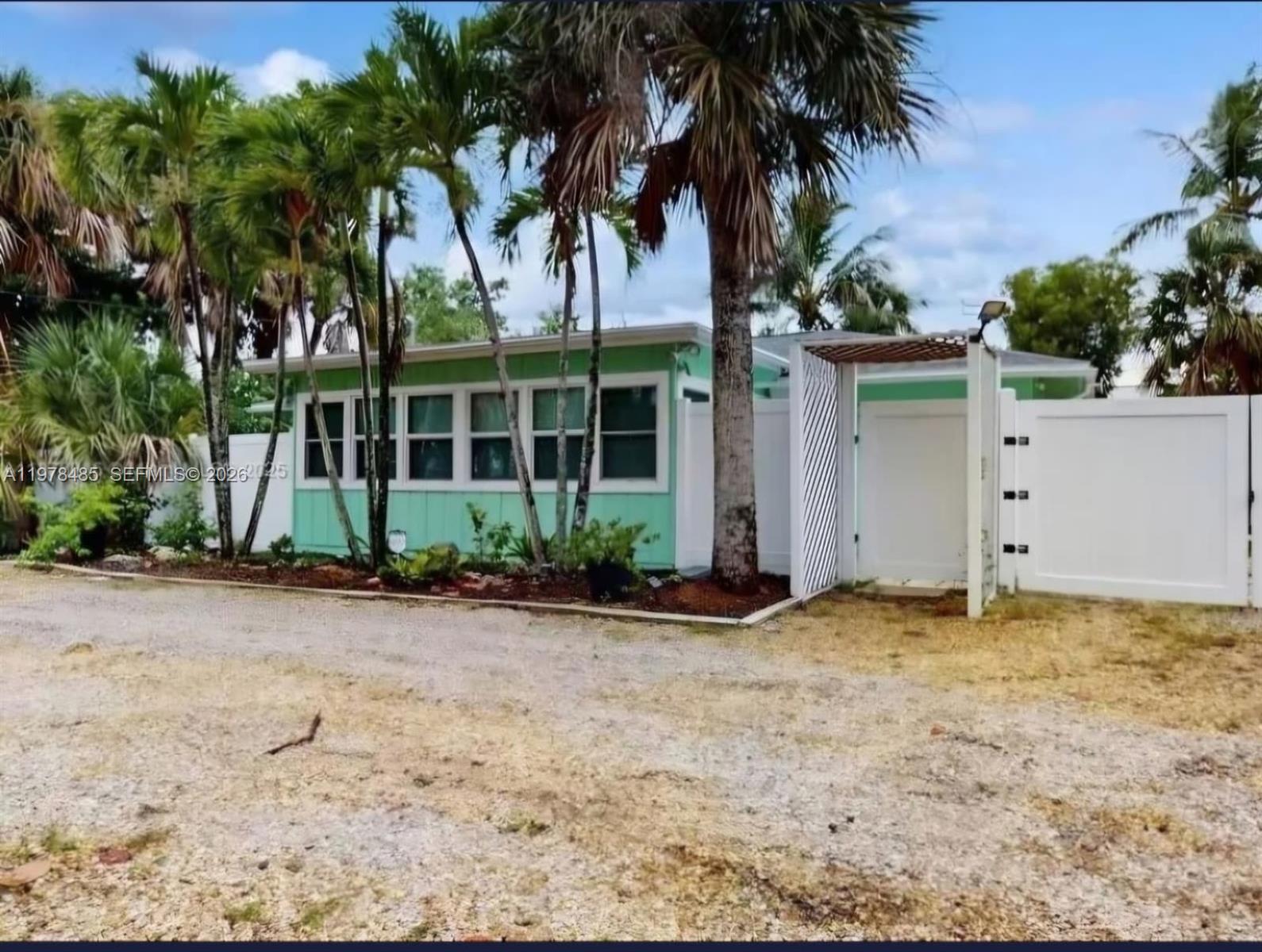 SANIBEL LAKE ESTATES - Residential