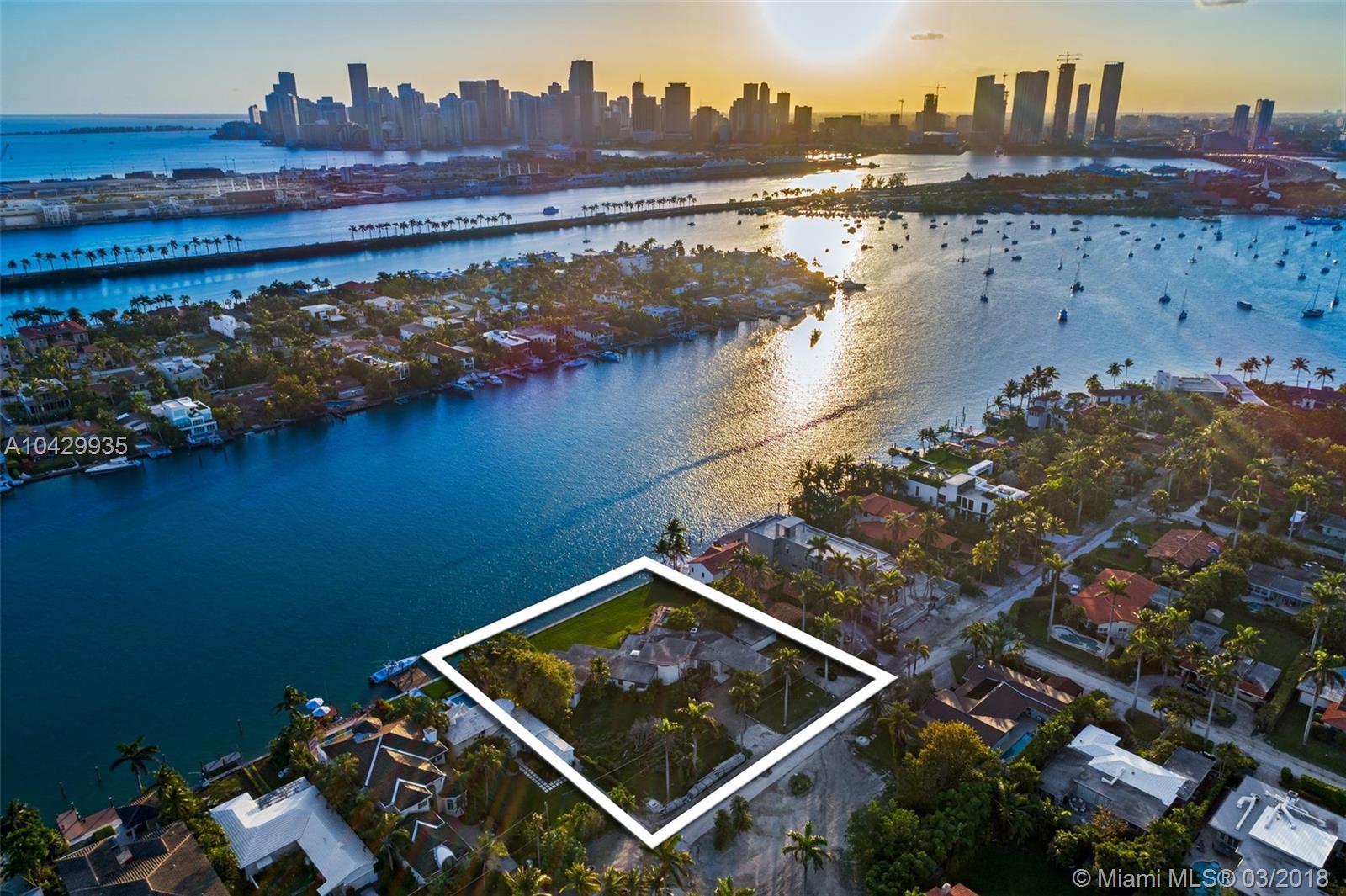 HIBISCUS ISLAND - Land