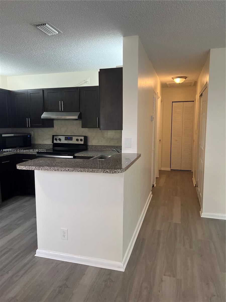ROYAL RIDGE CONDO - Residential Lease
