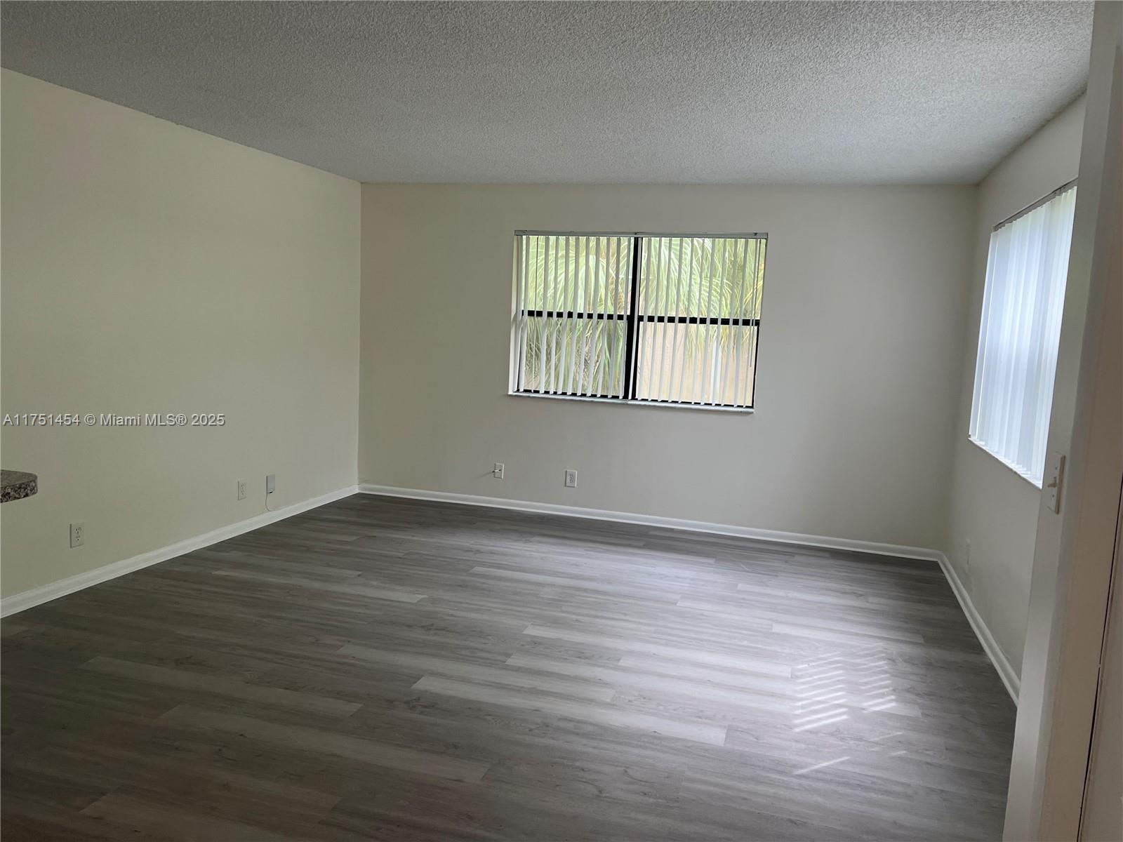 ROYAL RIDGE CONDO - Residential Lease
