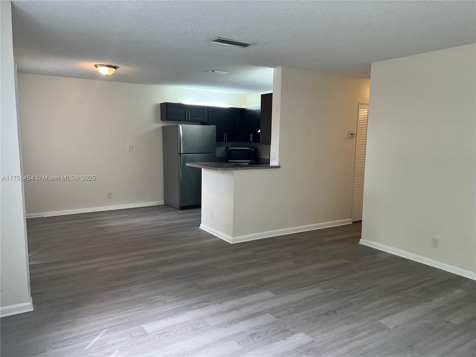 ROYAL RIDGE CONDO - Residential Lease