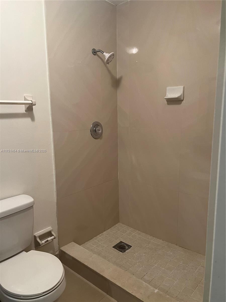 ROYAL RIDGE CONDO - Residential Lease