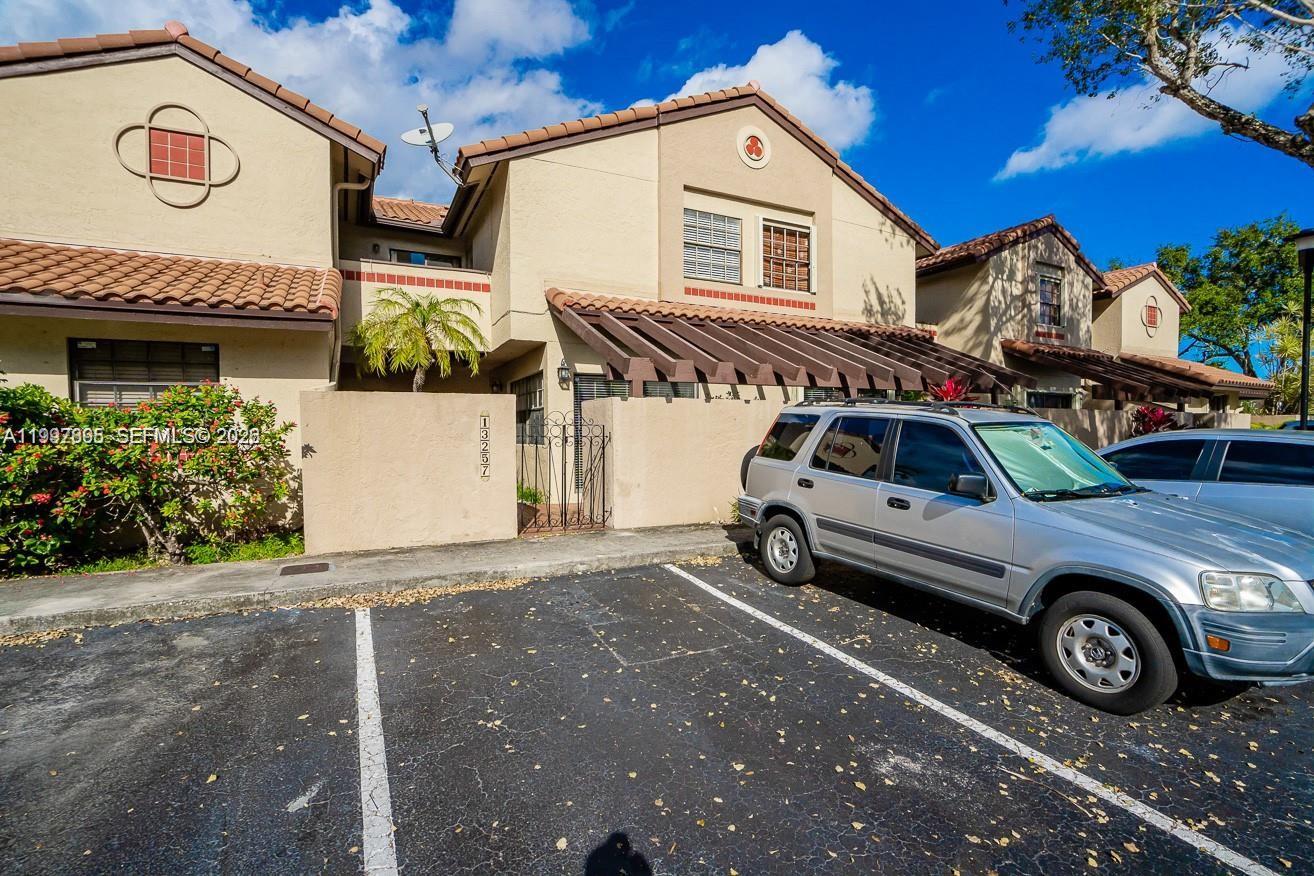 HOST CROSSINGS - Residential