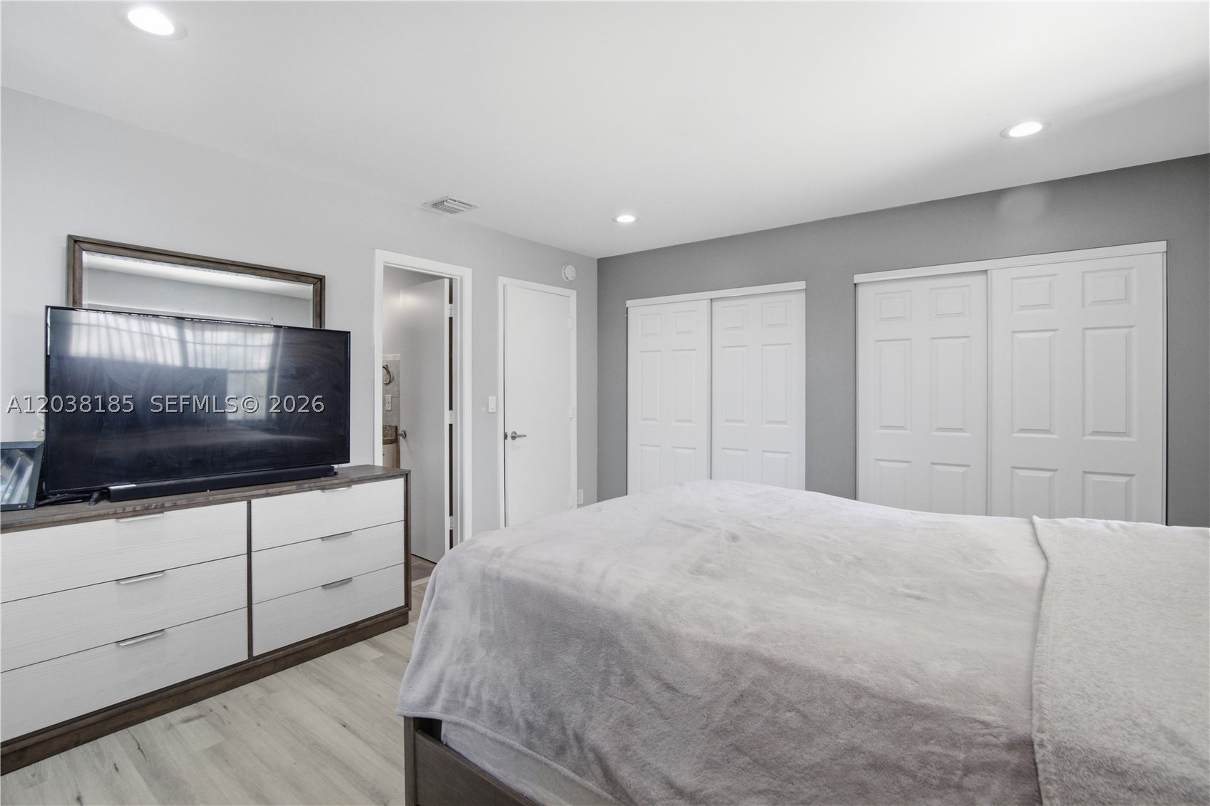 COUNTRY PARK CONDO - Residential