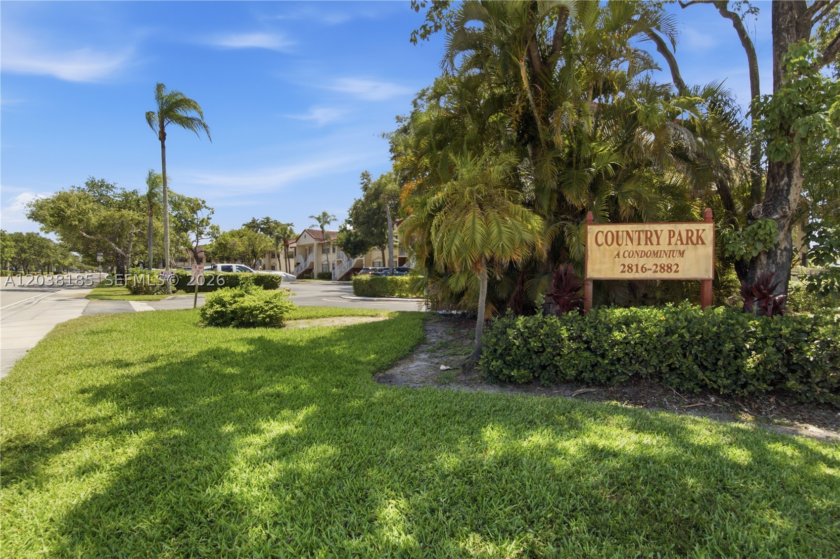 COUNTRY PARK CONDO - Residential
