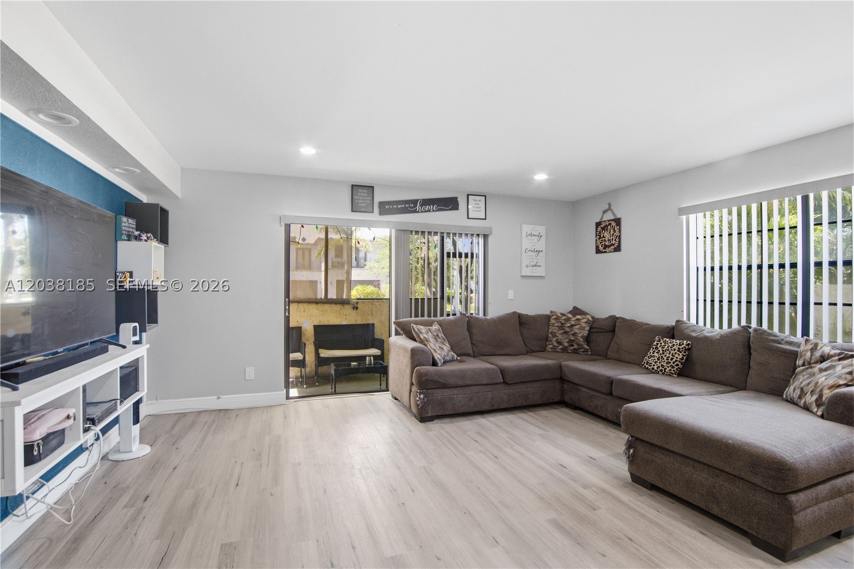 COUNTRY PARK CONDO - Residential