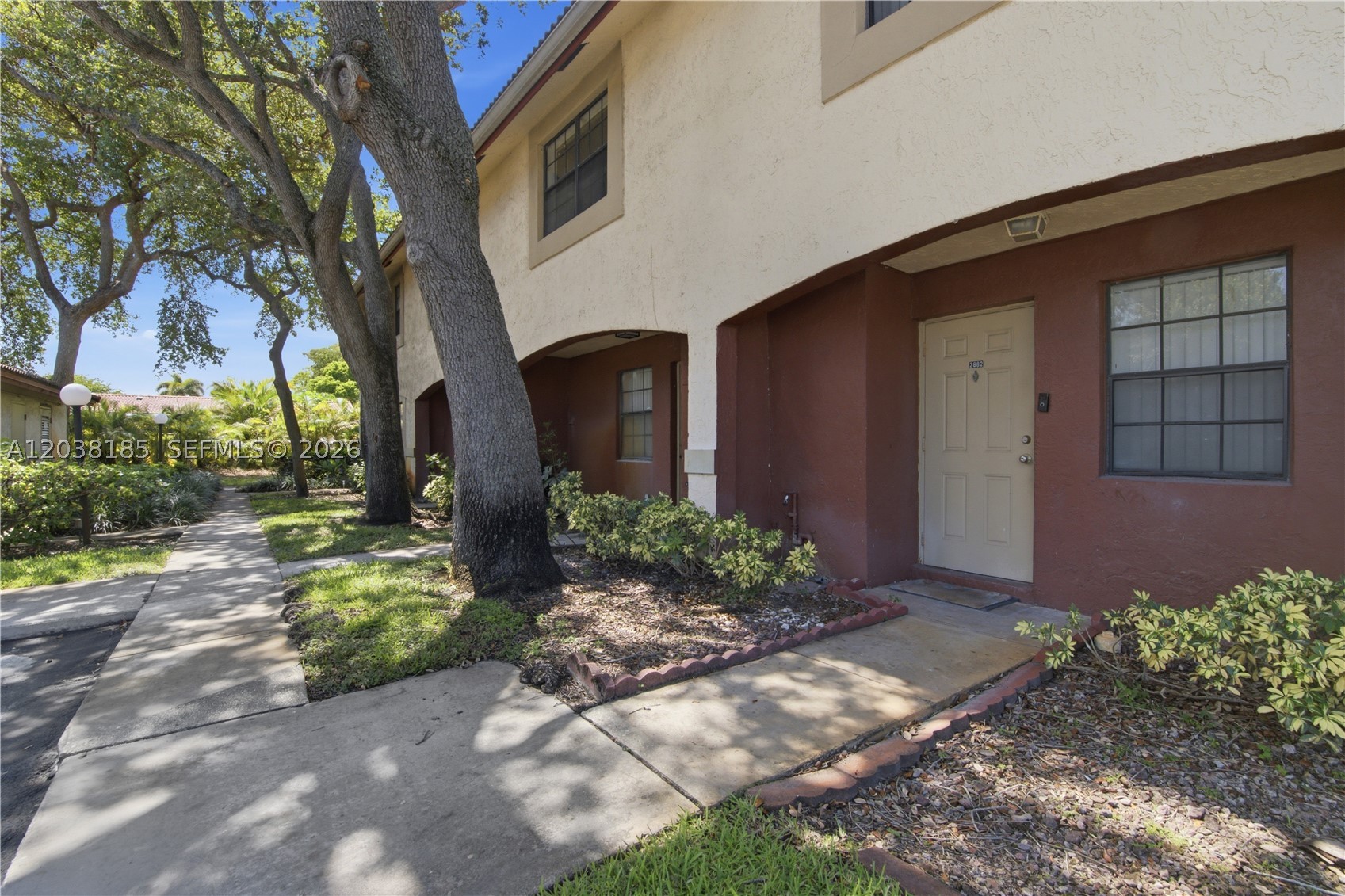 COUNTRY PARK CONDO - Residential