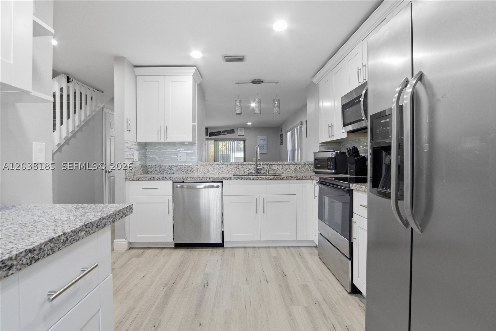COUNTRY PARK CONDO - Residential