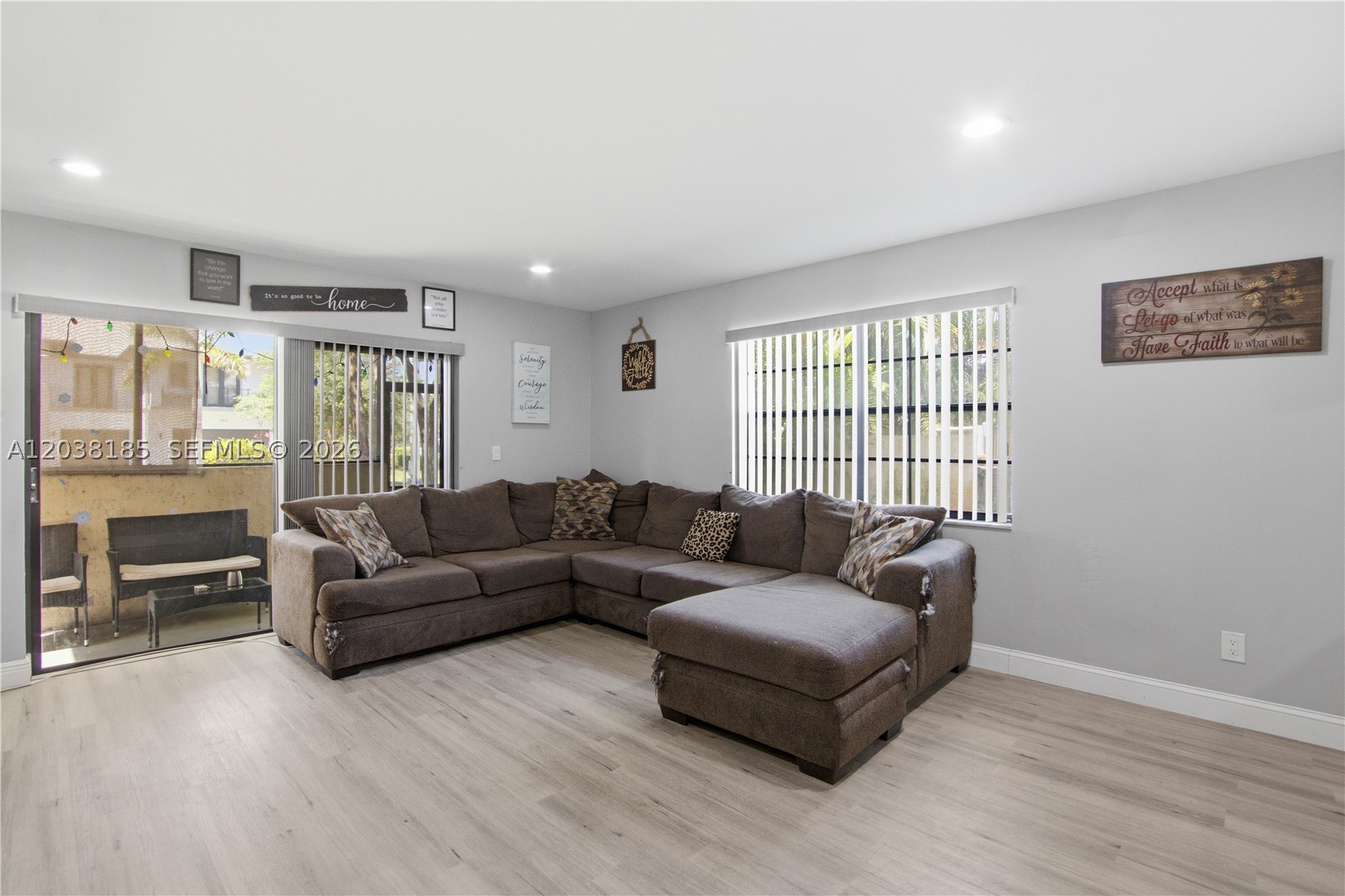COUNTRY PARK CONDO - Residential