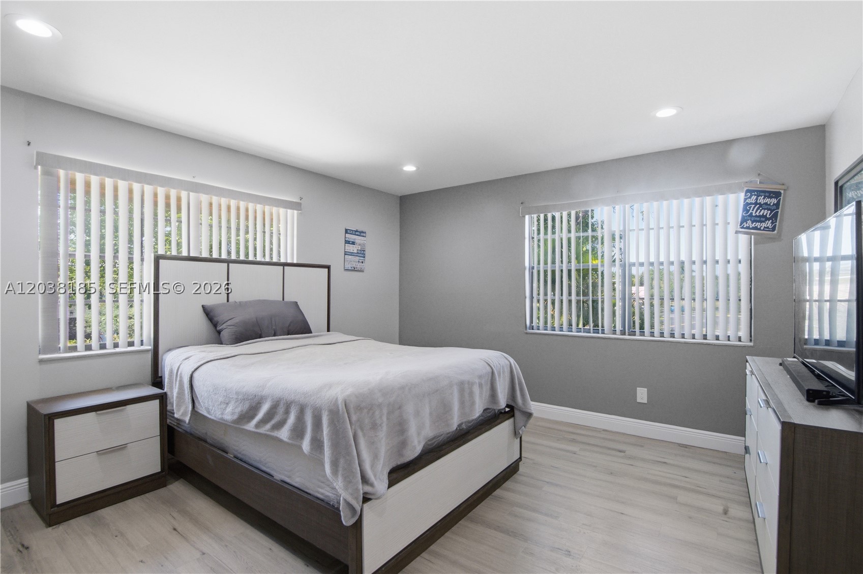 COUNTRY PARK CONDO - Residential