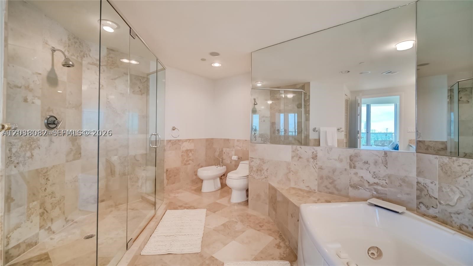 IL VILLAGGIO ON SOUTH BEA - Residential Lease