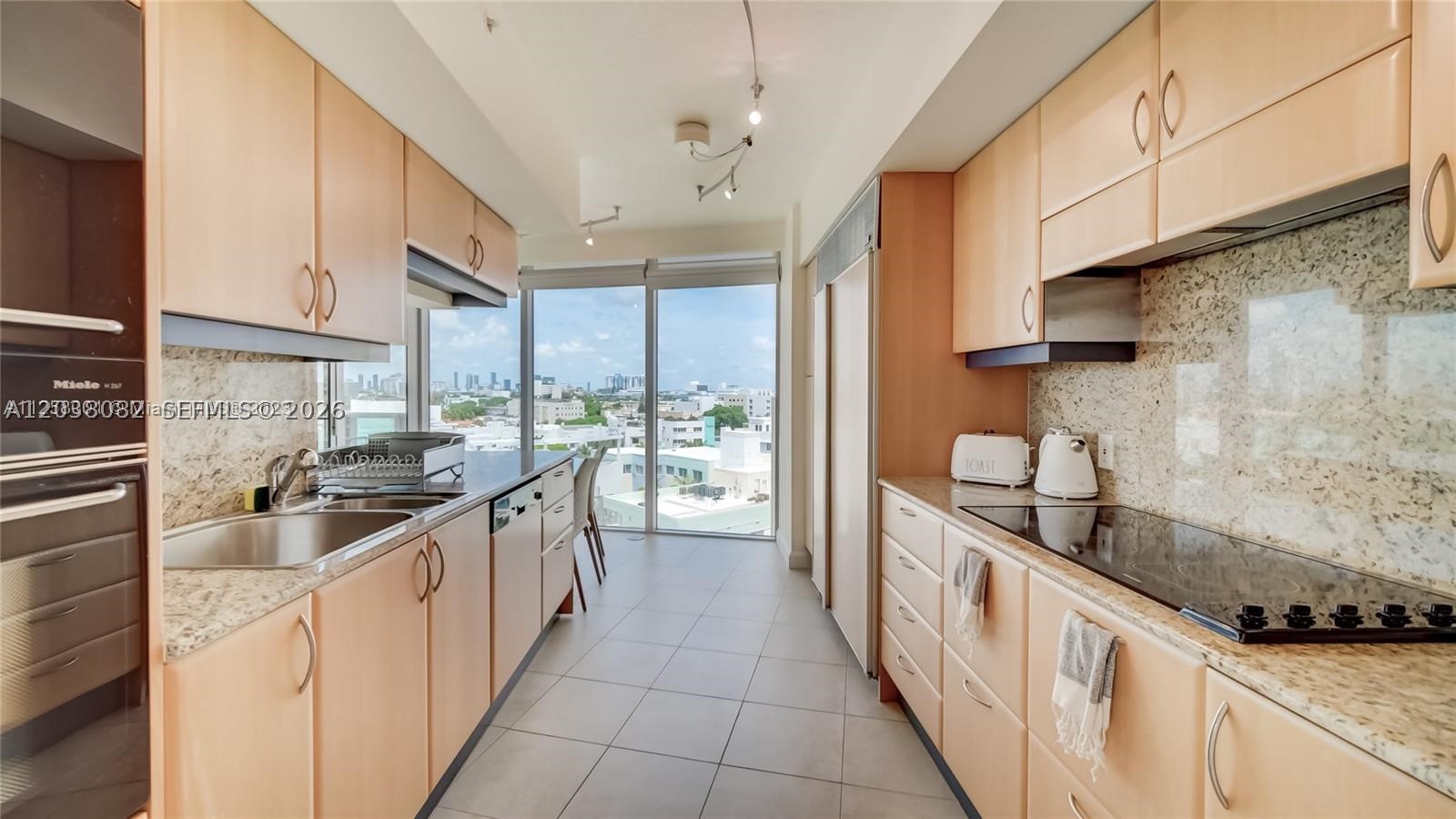IL VILLAGGIO ON SOUTH BEA - Residential Lease