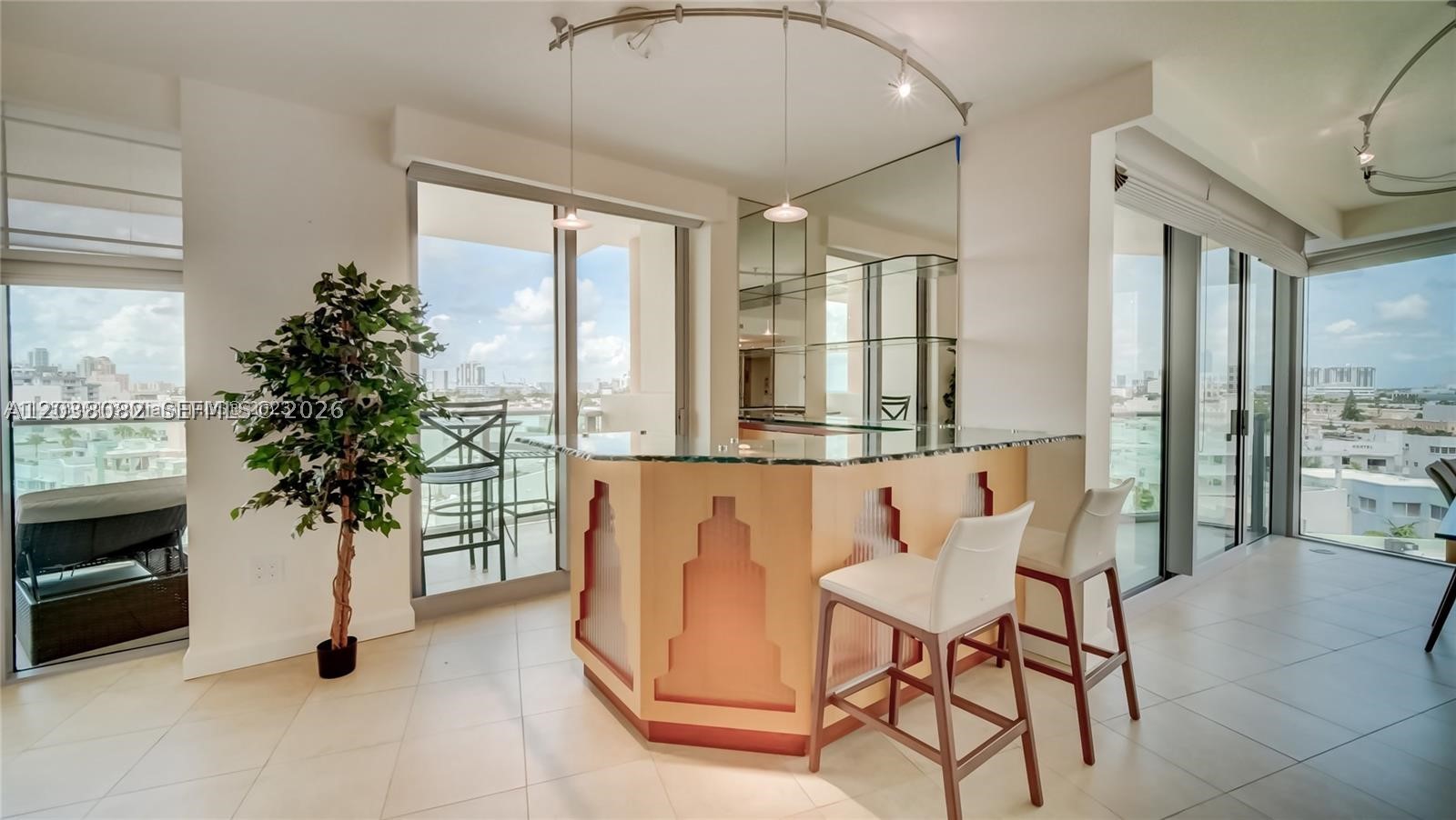 IL VILLAGGIO ON SOUTH BEA - Residential Lease