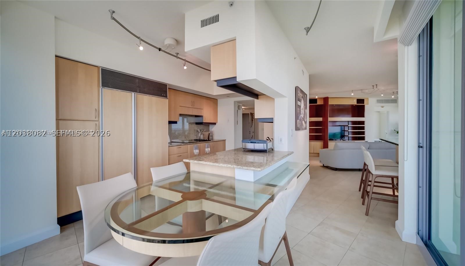 IL VILLAGGIO ON SOUTH BEA - Residential Lease