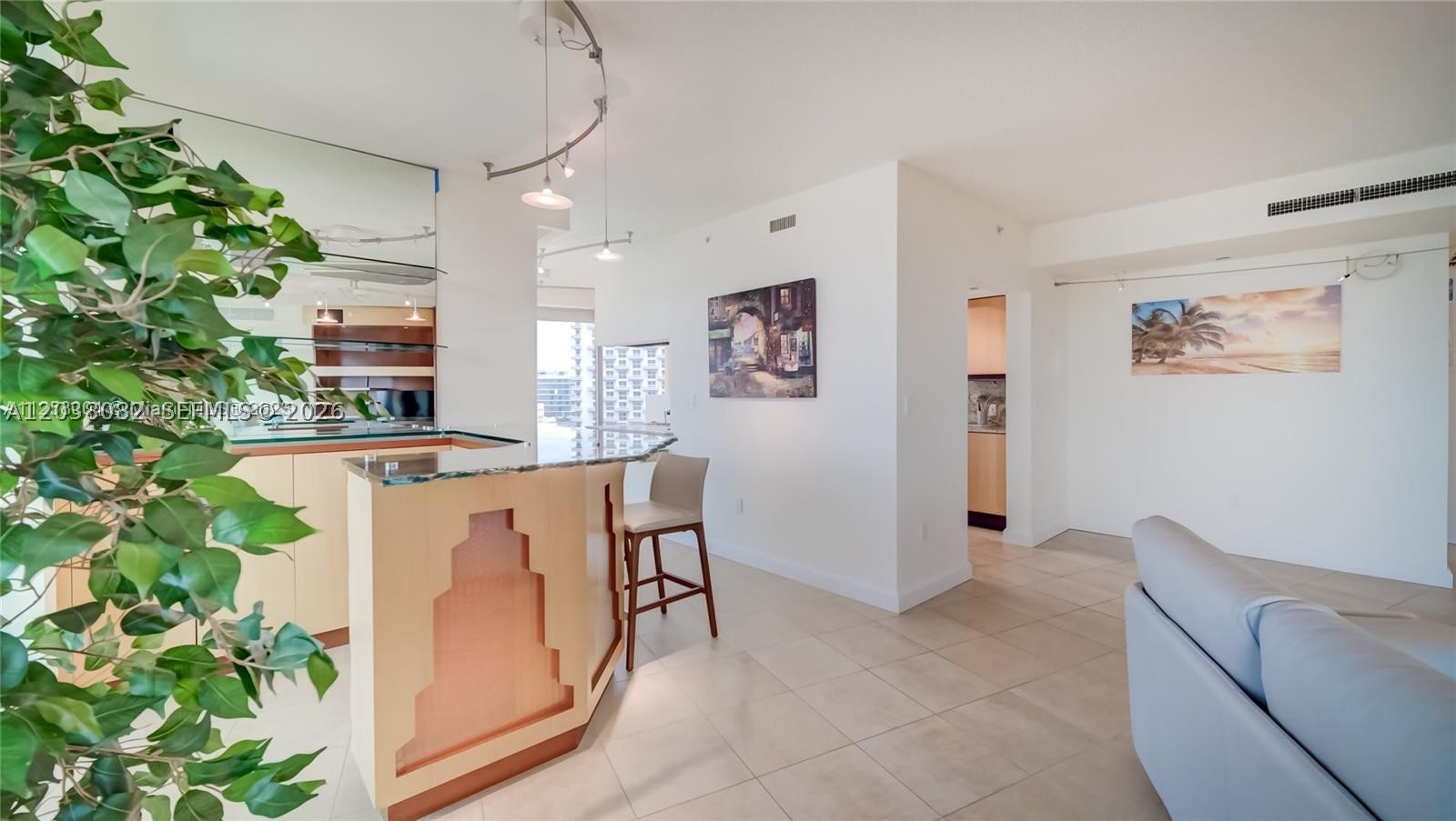 IL VILLAGGIO ON SOUTH BEA - Residential Lease