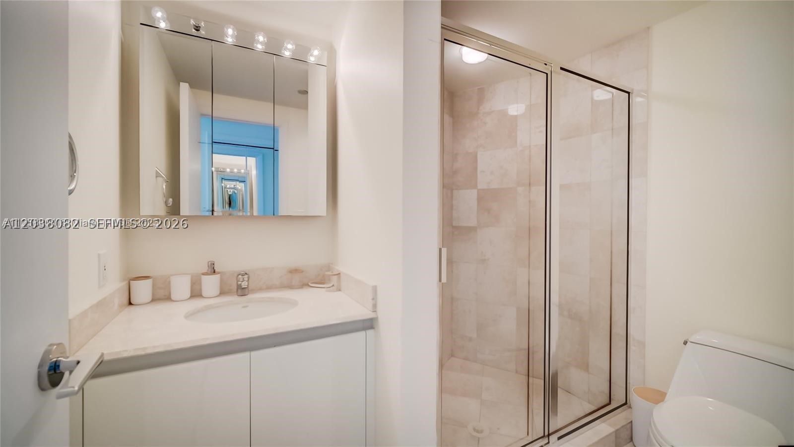 IL VILLAGGIO ON SOUTH BEA - Residential Lease