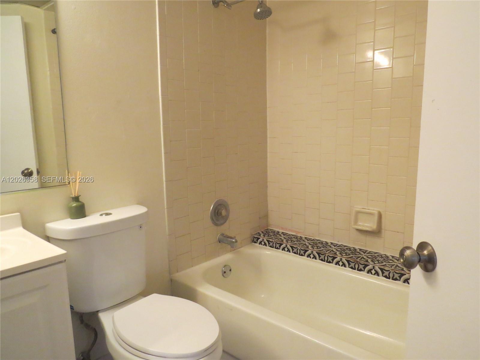 LAS VISTAS AT DORAL CONDO - Residential