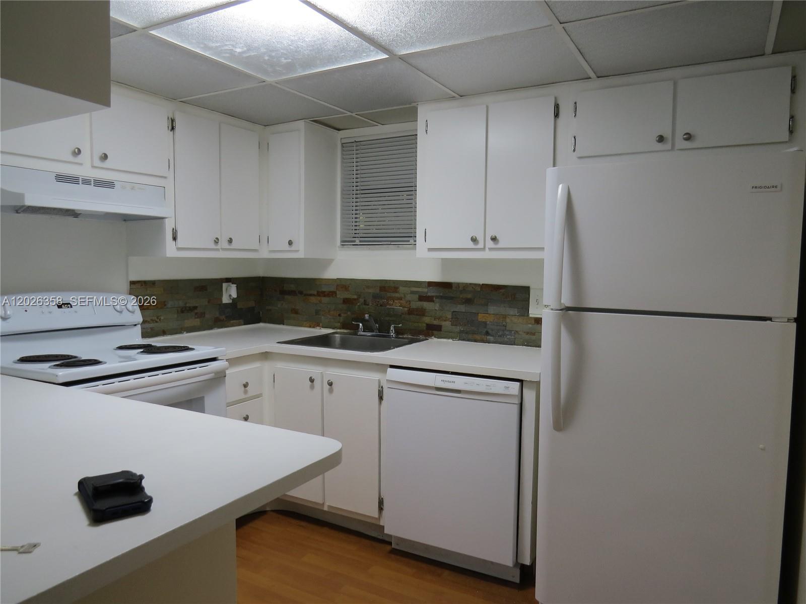 LAS VISTAS AT DORAL CONDO - Residential