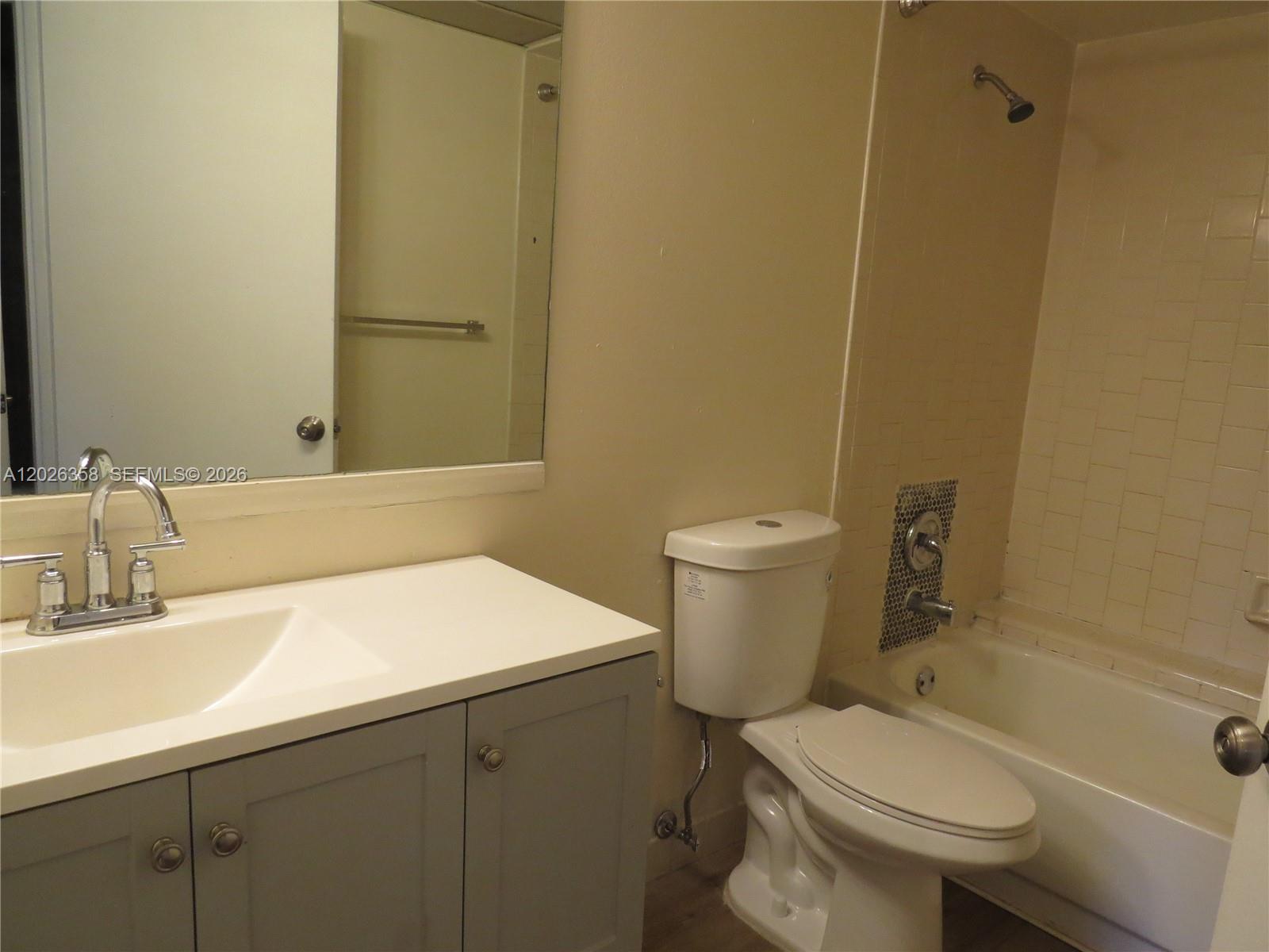 LAS VISTAS AT DORAL CONDO - Residential