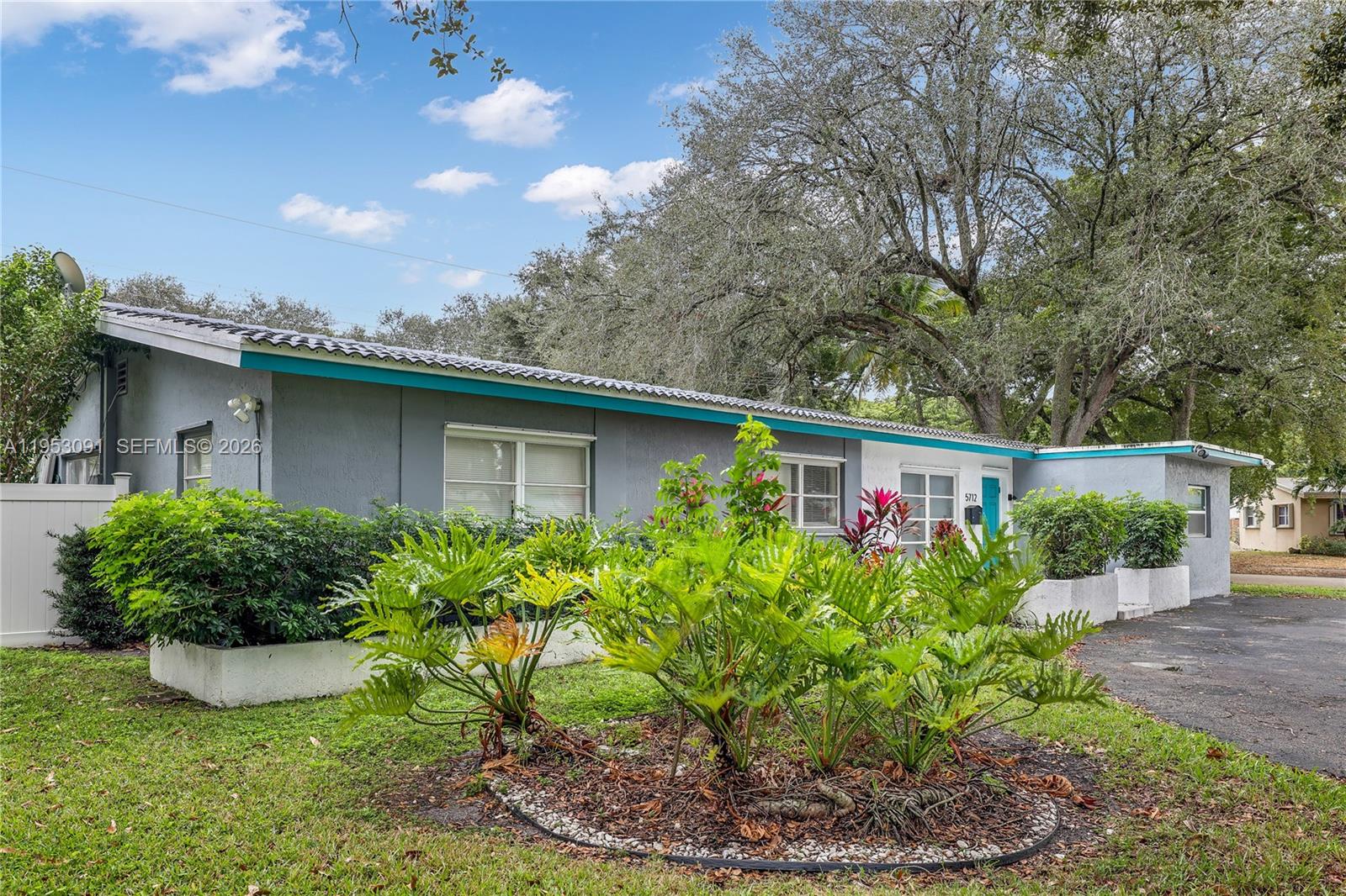 LAWN ACRES - Residential