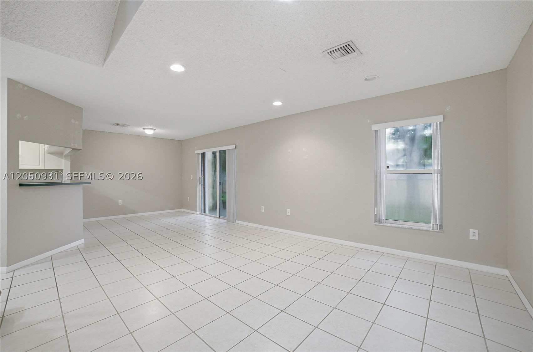 RAINTREE VILLAS - Residential