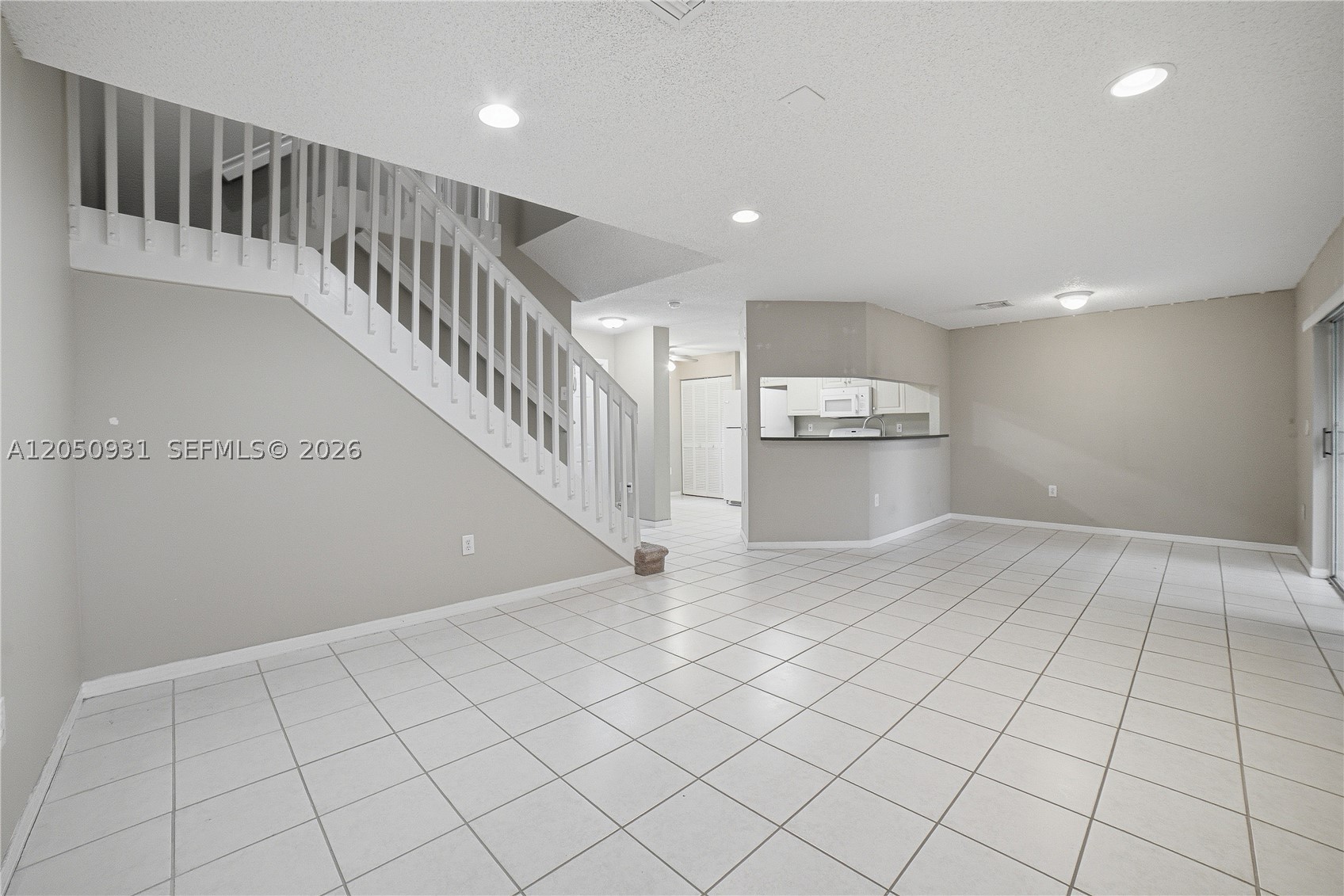 RAINTREE VILLAS - Residential