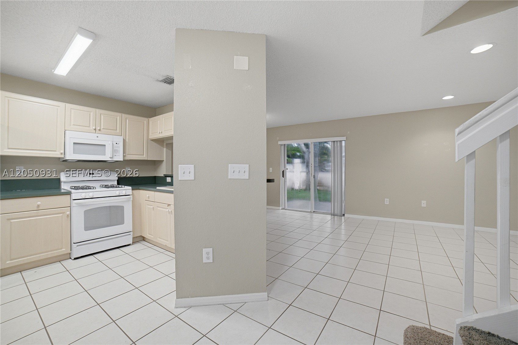 RAINTREE VILLAS - Residential