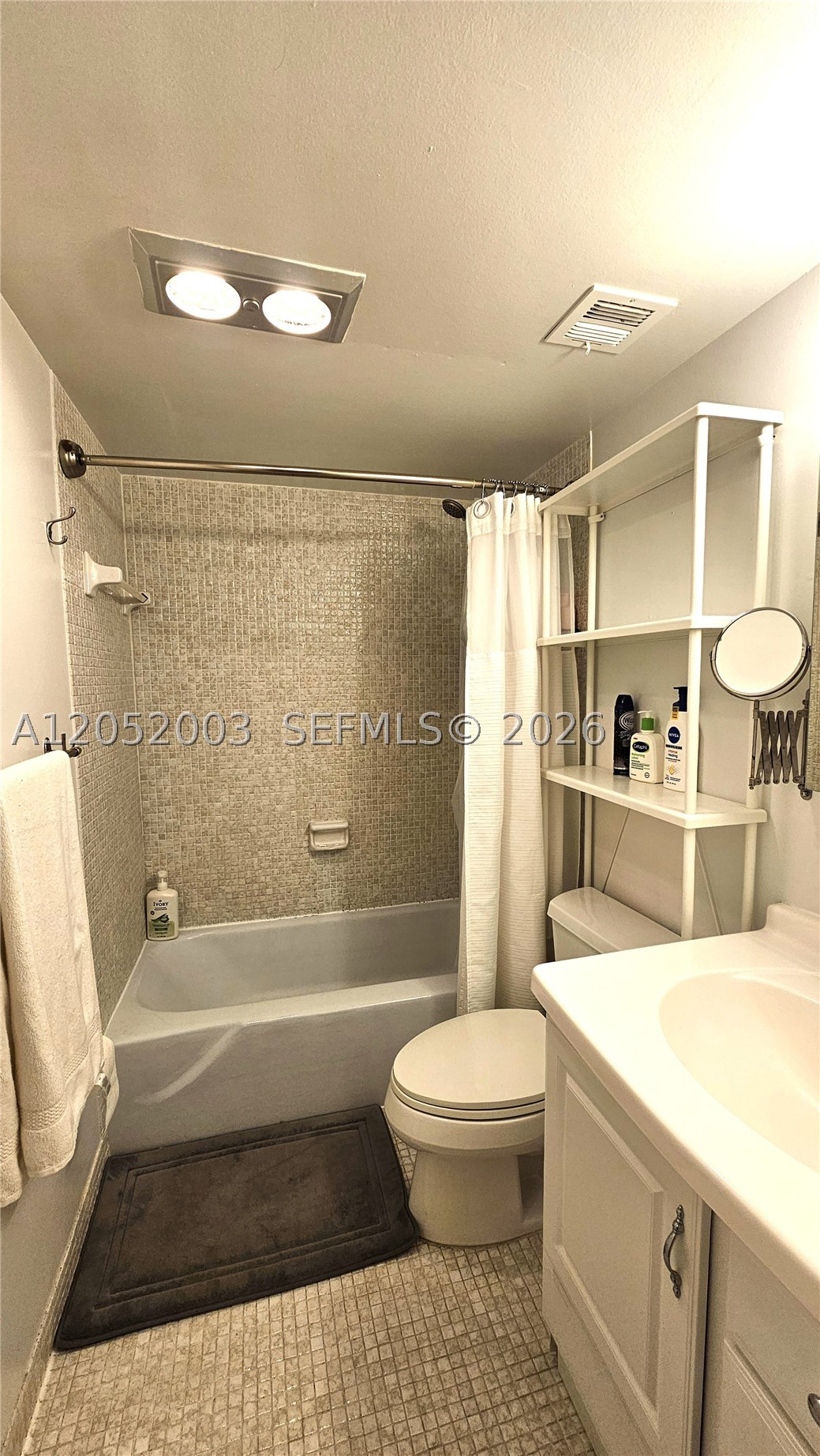 HEMISPHERES CONDO - Residential Lease
