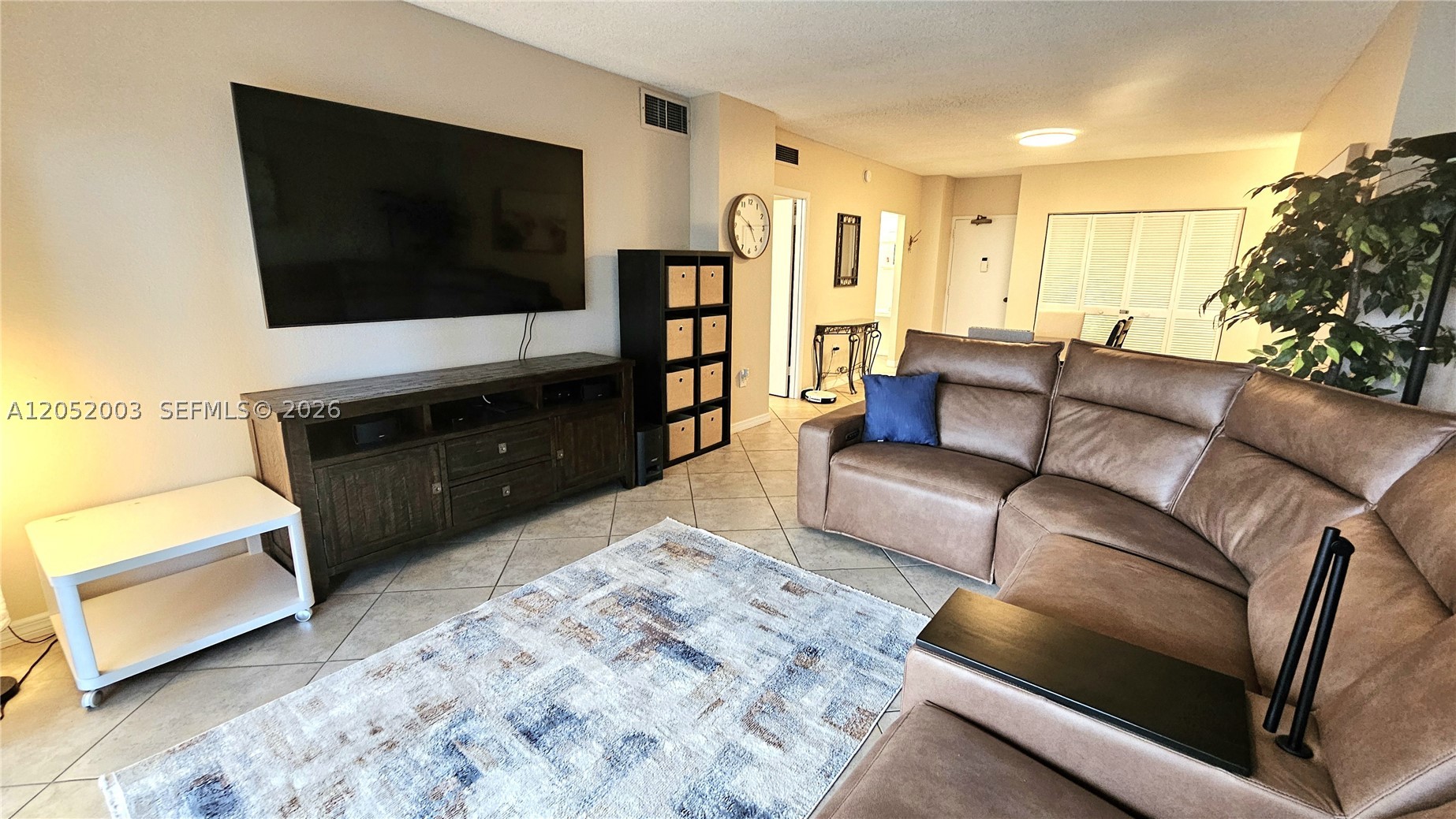 HEMISPHERES CONDO - Residential Lease