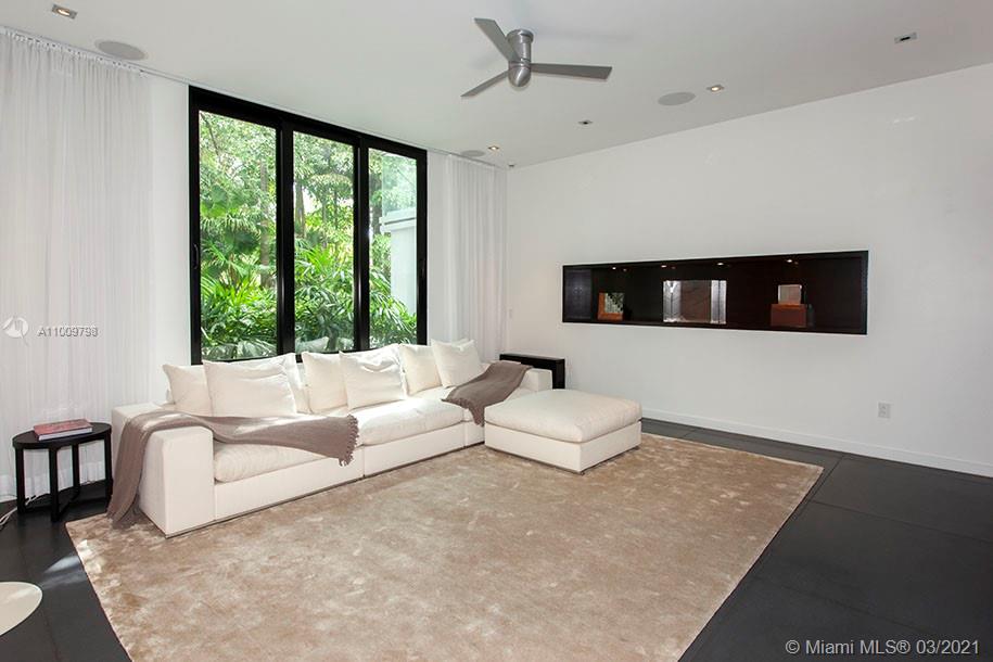 KERRWOOD OAKS - Residential