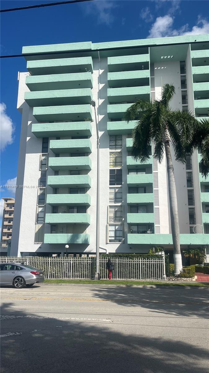 IMPERIAL TERRACES CONDO - Residential