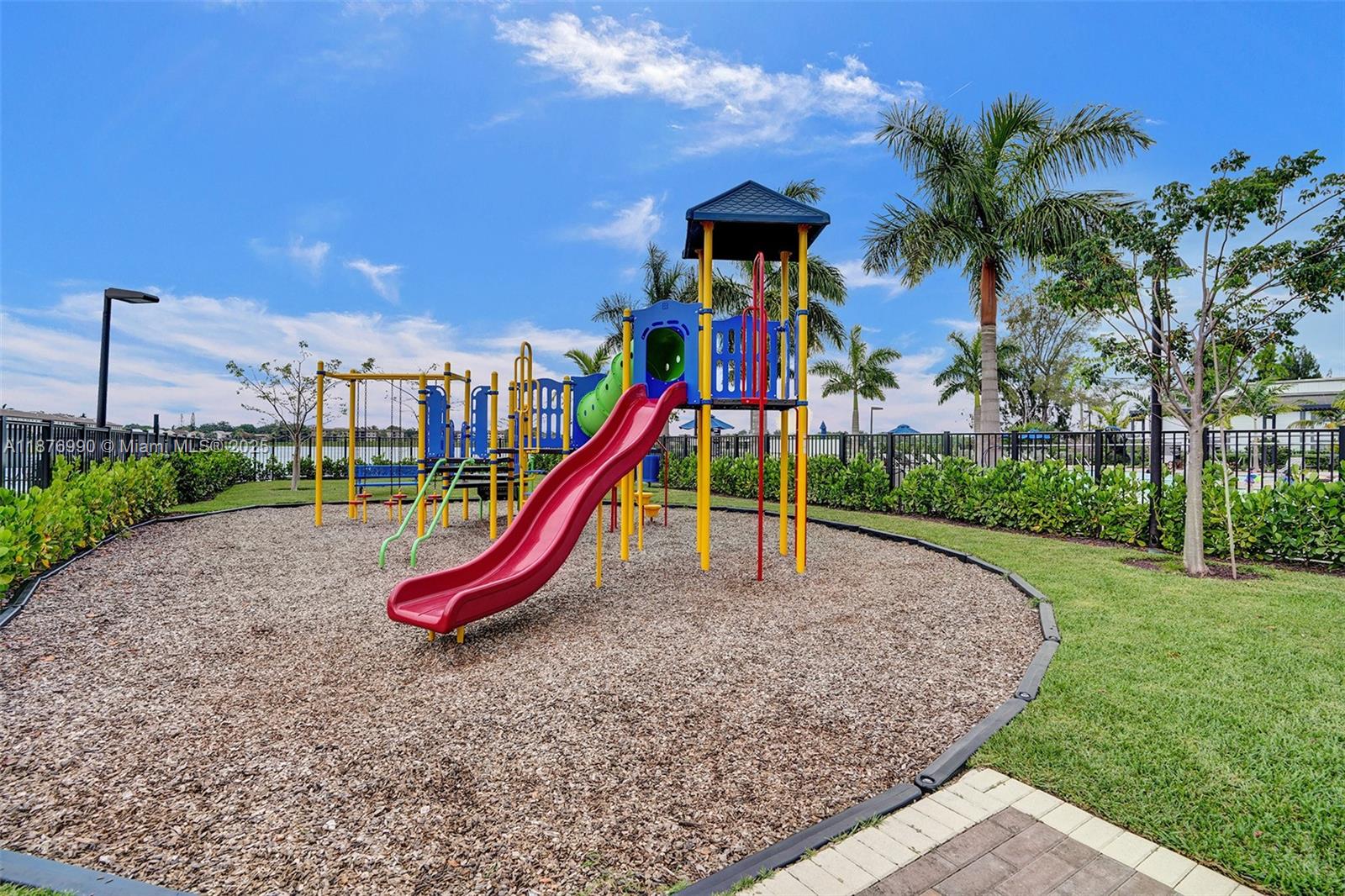 VIA VENTURE NEIGHBORHOOD - Residential