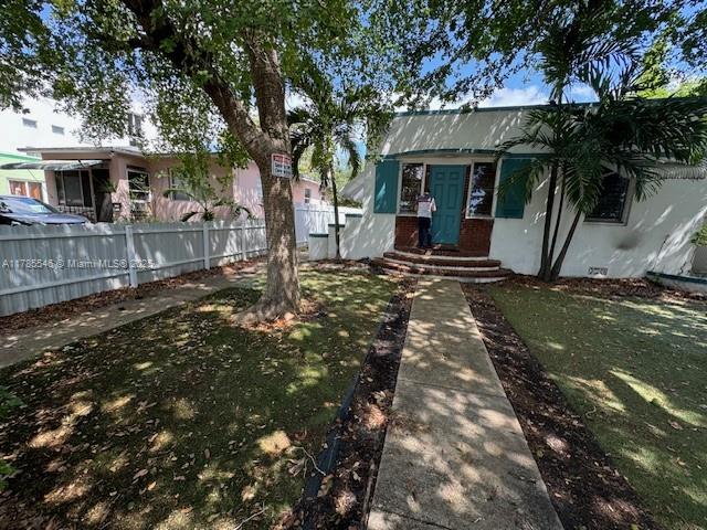 HOLLYWOOD - Residential Lease