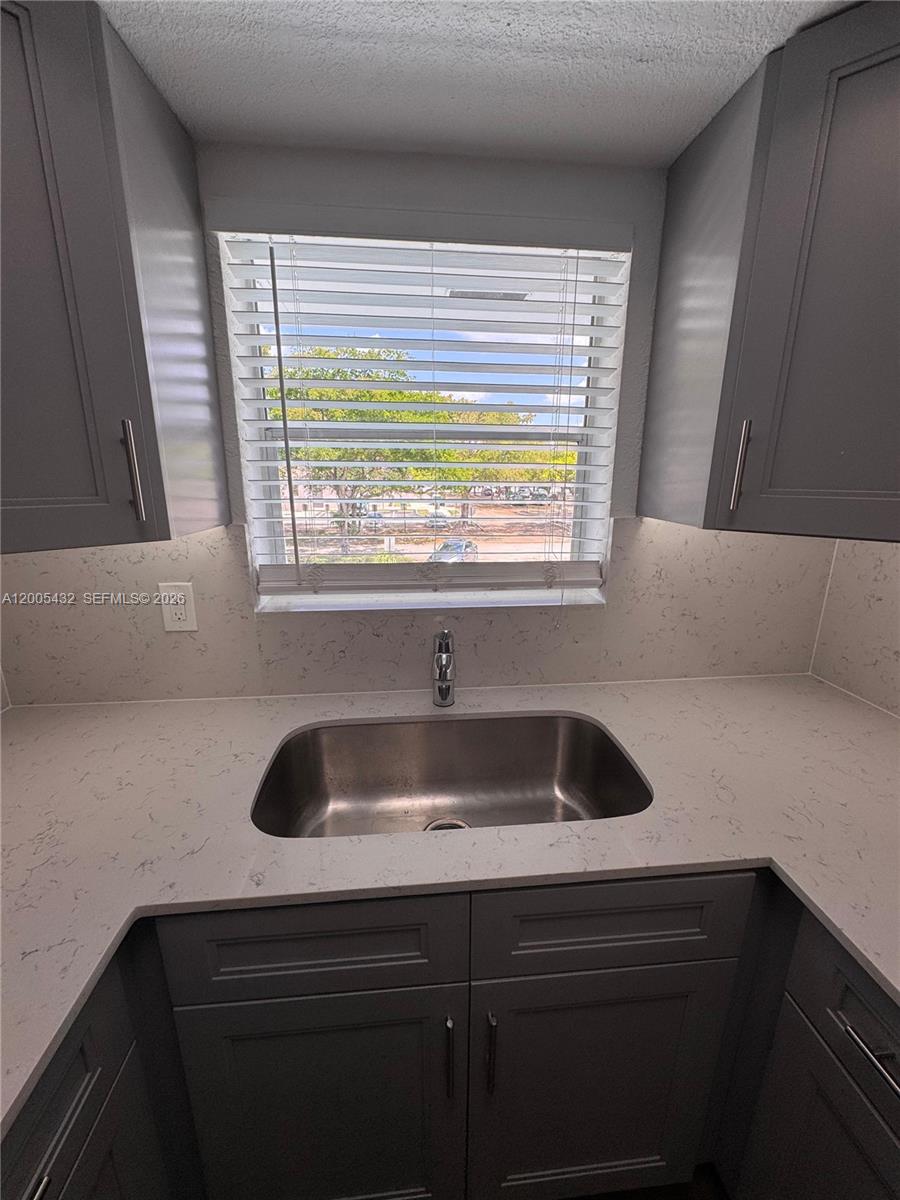 ASTOR CONDO - Residential