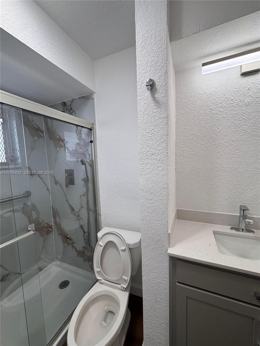 ASTOR CONDO - Residential