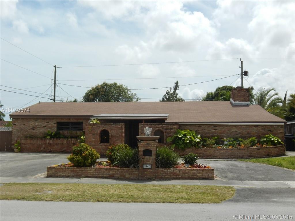 Excellent opportunity for a large family to own this beautiful house. Must present a DU approval from a major bank with offers. This property is centrally located; close to schools, turnpike, supermarkets, restaurants, homedepot and more. No HOA fees.  Property is priced to sell. Bring solid offers.