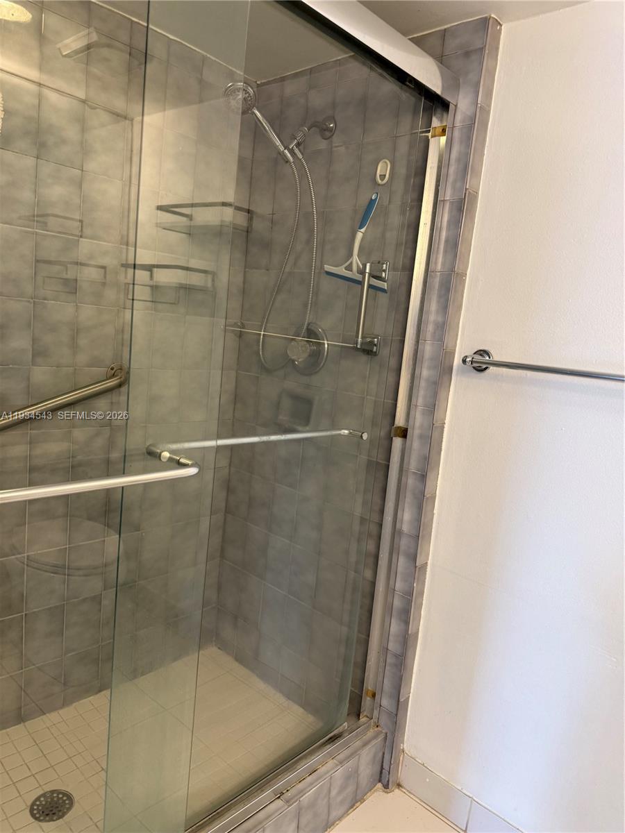 EL CID CONDO - Residential