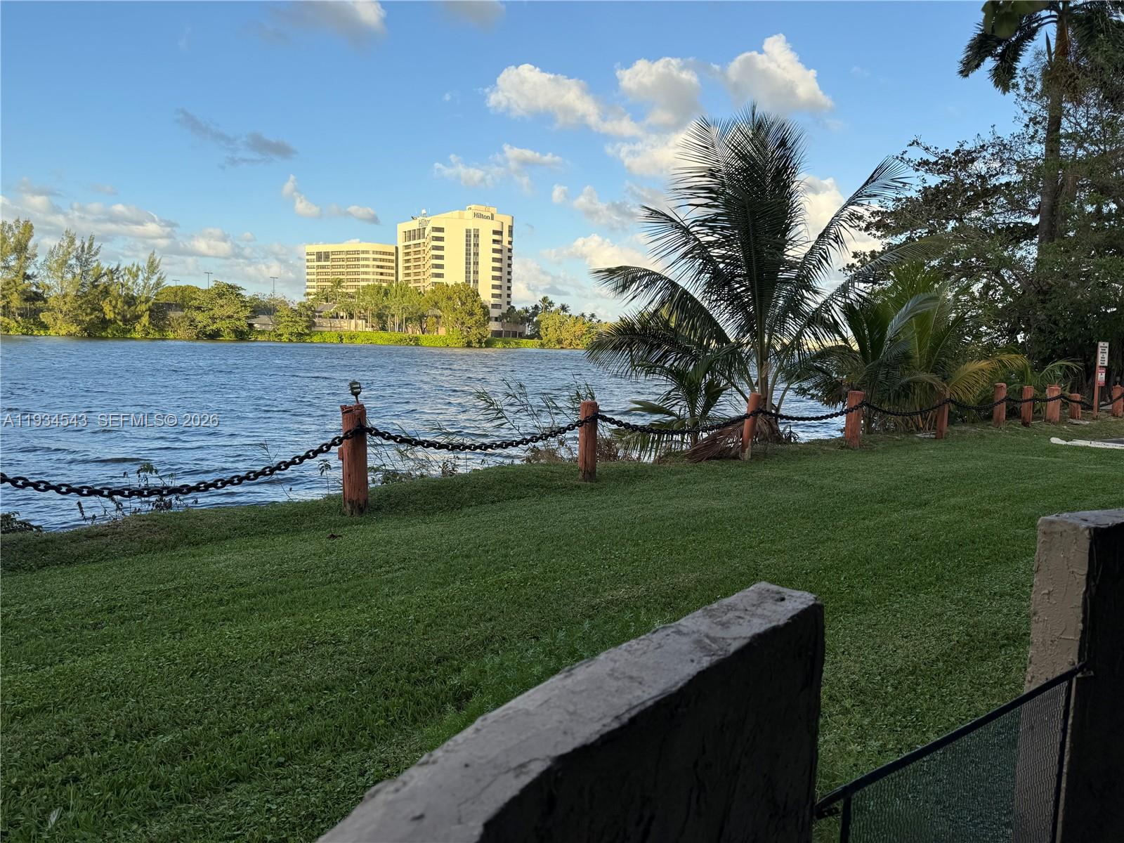 EL CID CONDO - Residential