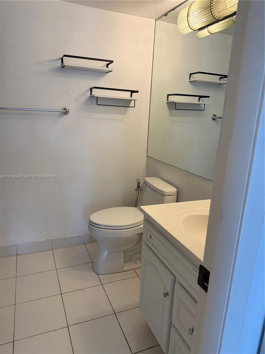 EL CID CONDO - Residential