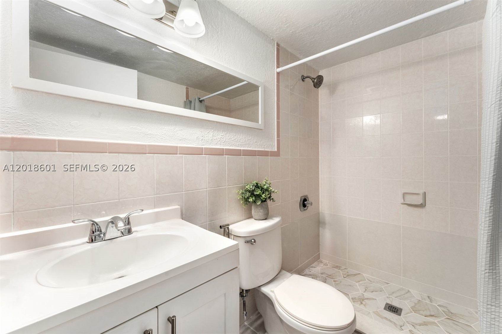 LAGO AZUL CONDO - Residential
