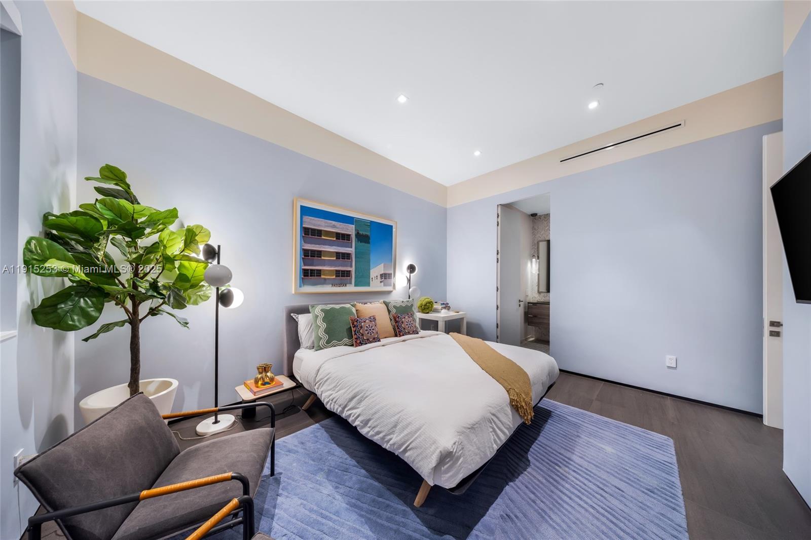 250 WYNWOOD CONDO - Residential