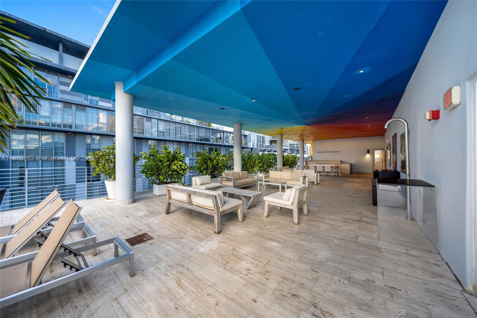250 WYNWOOD CONDO - Residential