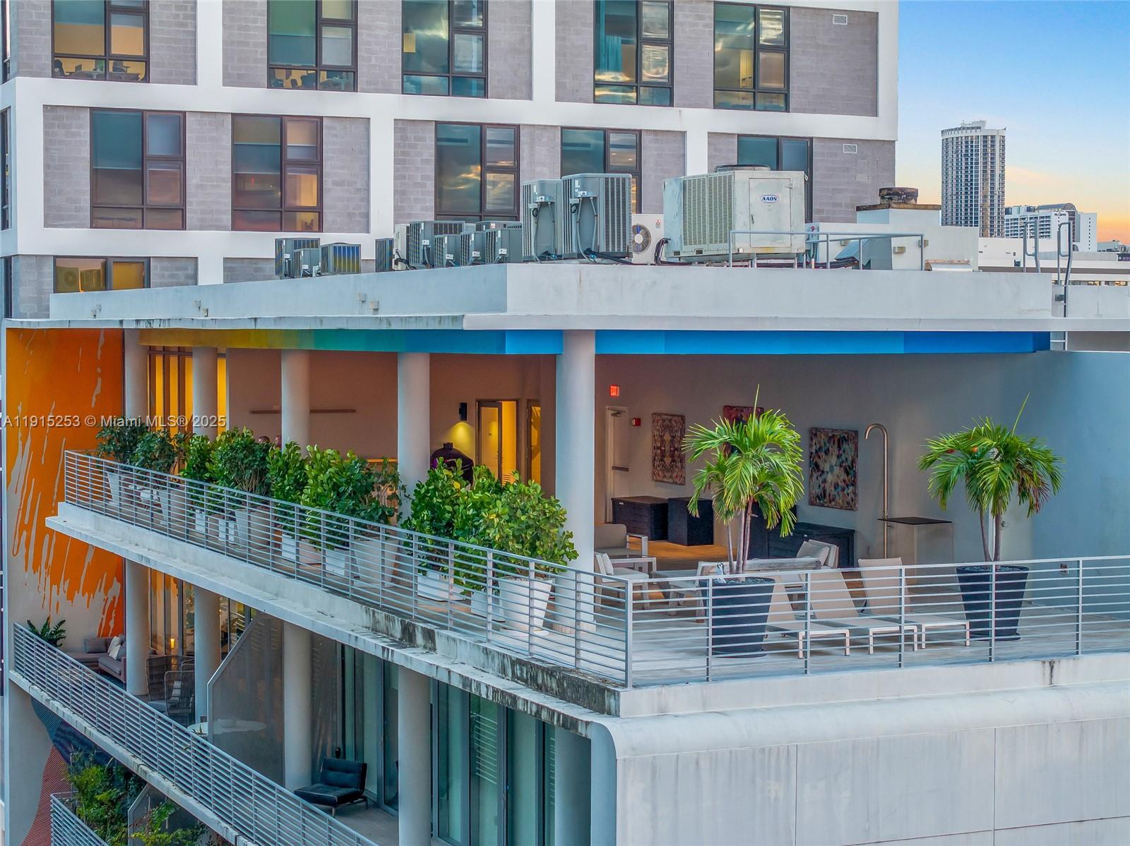 250 WYNWOOD CONDO - Residential