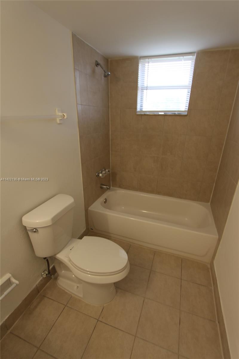 SOLEIL LAKE CONDO - Residential Lease
