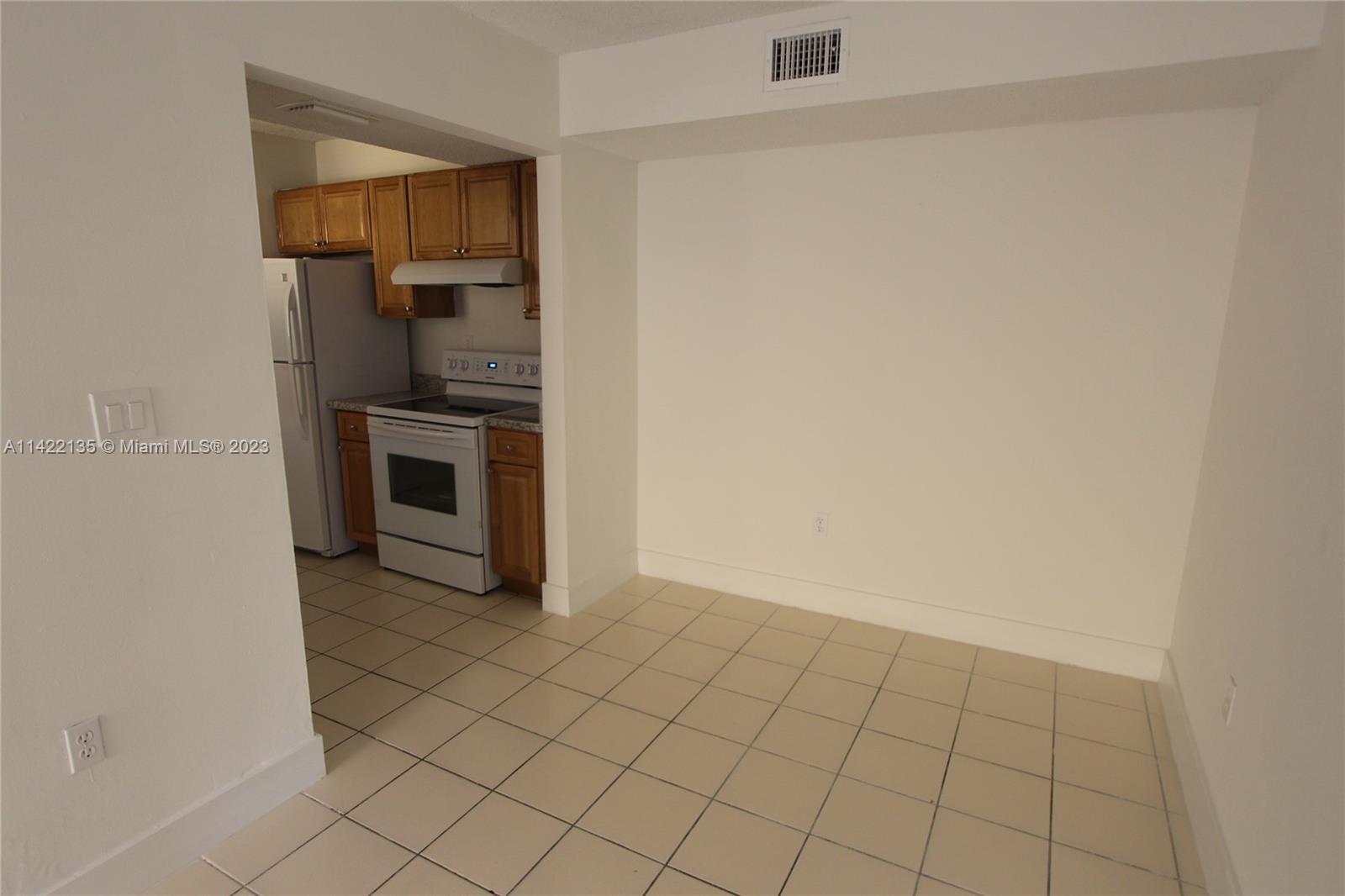 SOLEIL LAKE CONDO - Residential Lease